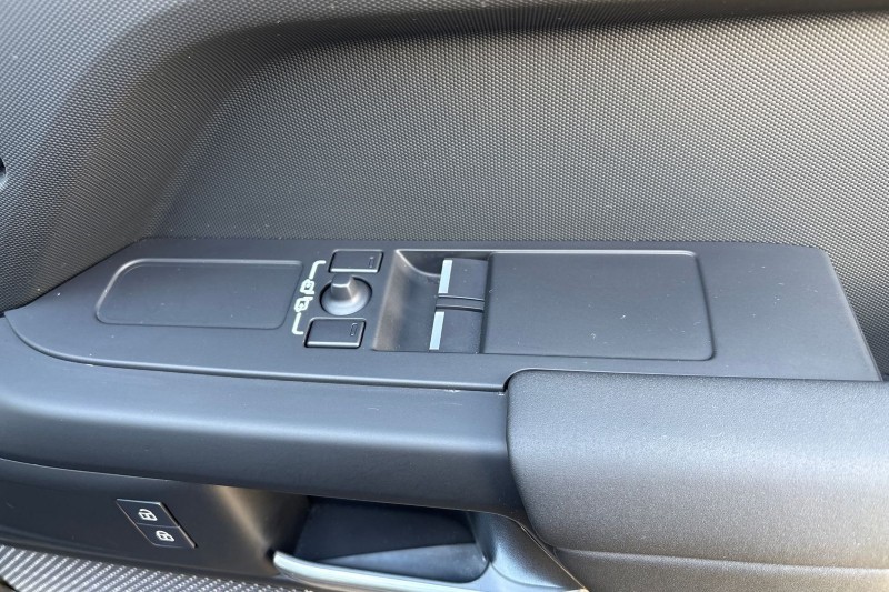 2023 (73) LAND ROVER COMMERCIAL DEFENDER 3.0 D250 Hard Top Auto [3 Seat] 5243215