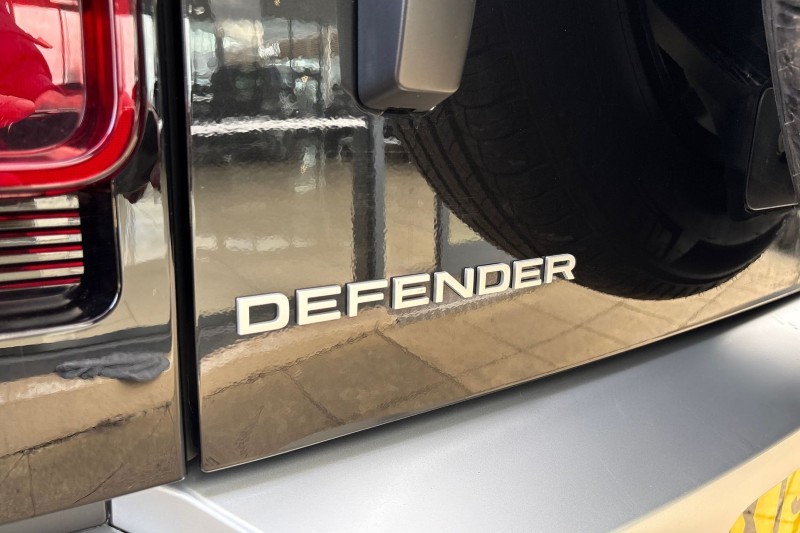 2023 (73) LAND ROVER COMMERCIAL DEFENDER 3.0 D250 Hard Top Auto [3 Seat] 5243240