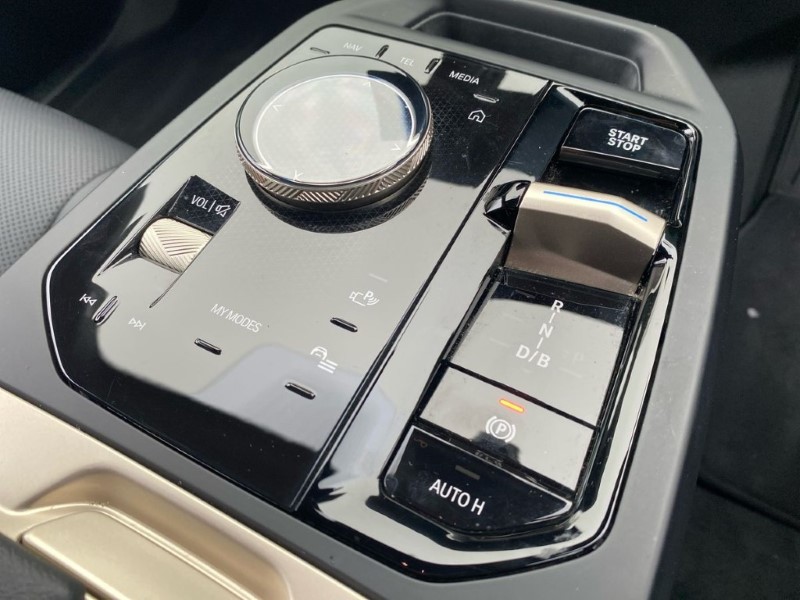 2022 (72) BMW iX 240kW xDrive40 M Sport 76.6kWh 5dr Auto 4921636