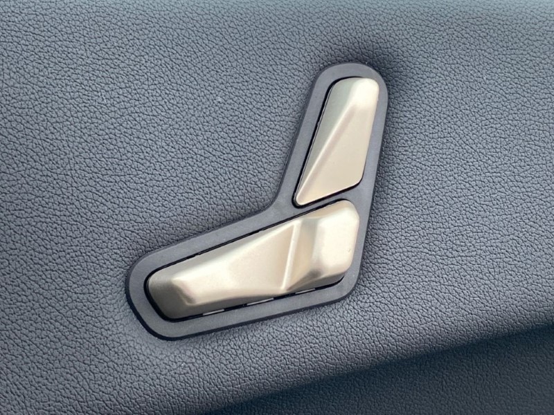 2022 (72) BMW iX 240kW xDrive40 M Sport 76.6kWh 5dr Auto 4921649