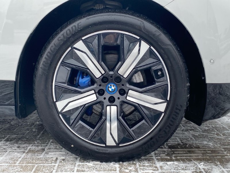 2022 (72) BMW iX 240kW xDrive40 M Sport 76.6kWh 5dr Auto 4921640