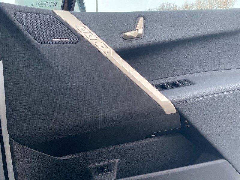 2022 (72) BMW iX 240kW xDrive40 M Sport 76.6kWh 5dr Auto 4921647