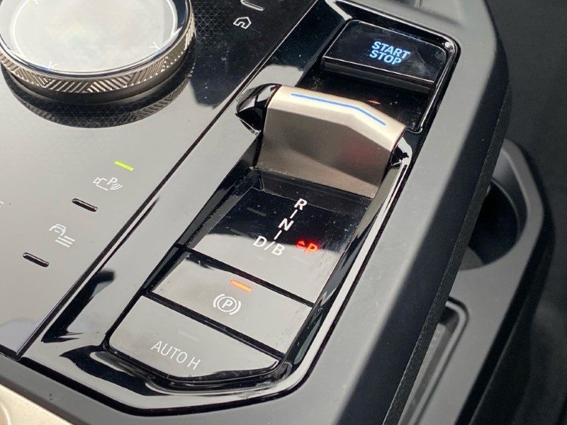 2022 (72) BMW iX 240kW xDrive40 M Sport 76.6kWh 5dr Auto 4921659