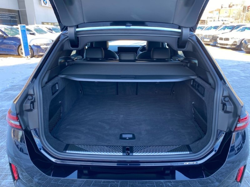 2025 (75) BMW 5 SERIES 530e M Sport Pro 5dr Auto 4915777