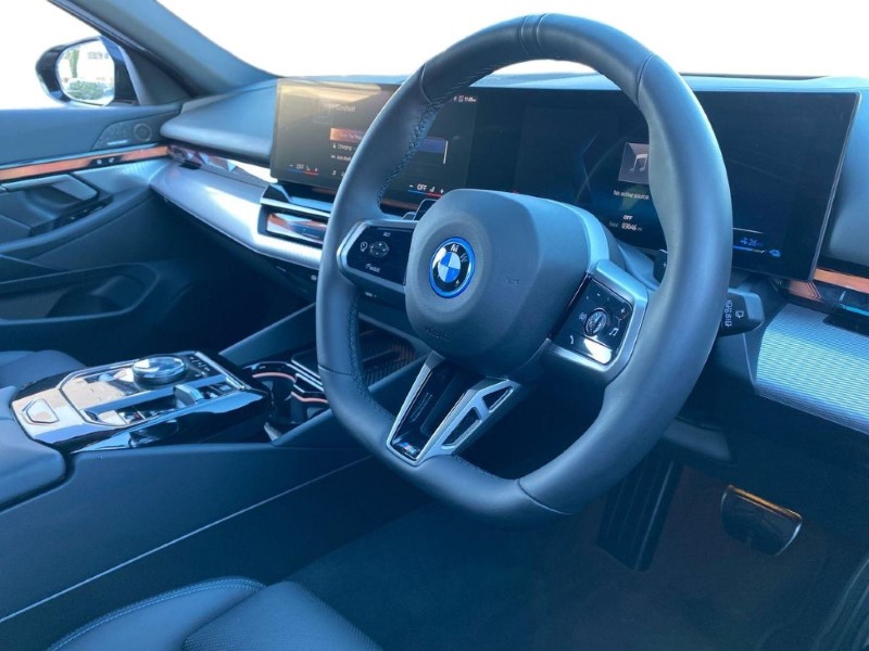 2025 (75) BMW 5 SERIES 530e M Sport Pro 5dr Auto 4915770
