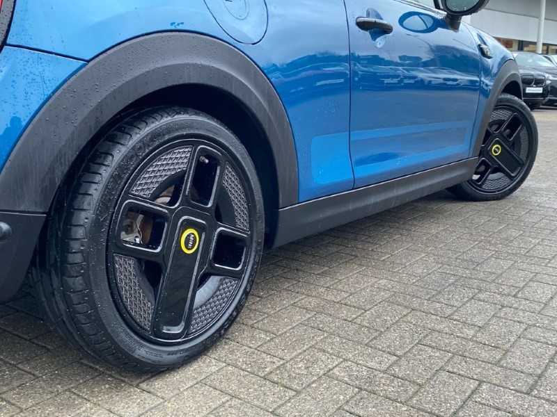 2021 (21) MINI HATCHBACK 135kW Cooper S Collection Edition 33kWh 3dr Auto 4982187
