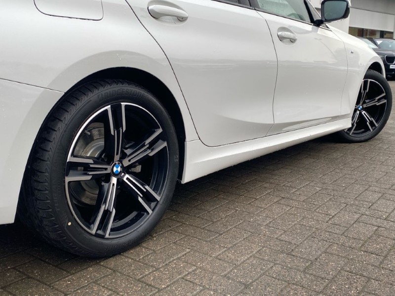 2024 (73) BMW 3 SERIES 320i M Sport 4dr Step Auto 5000085