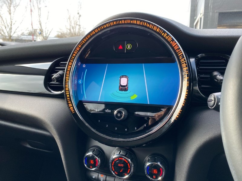 2023 (23) MINI HATCHBACK 1.5 Cooper Classic Premium 5dr Auto 4928841