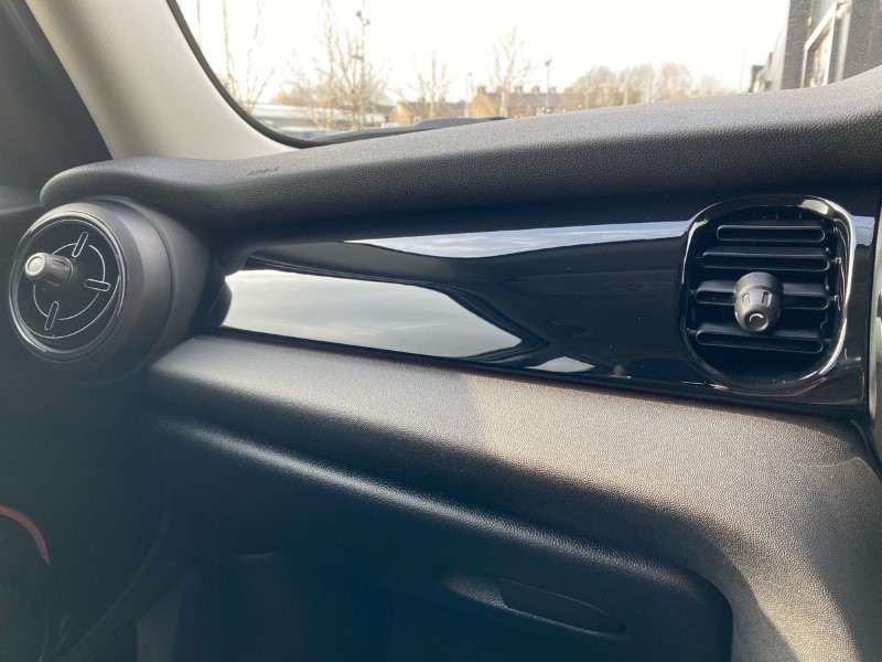 2023 (23) MINI HATCHBACK 1.5 Cooper Classic Premium 5dr Auto 4928846