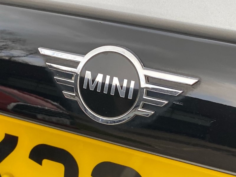 2023 (23) MINI HATCHBACK 1.5 Cooper Classic Premium 5dr Auto 4928859