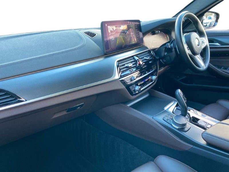 2021 (71) BMW 5 SERIES 530d xDrive MHT M Sport 5dr Auto 4926673