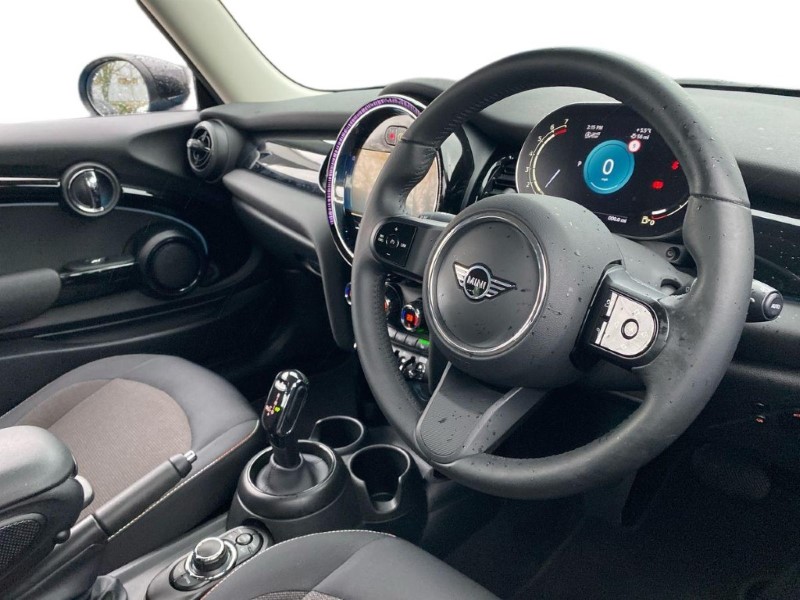 2022 (72) MINI HATCHBACK 1.5 Cooper Classic 3dr Auto 4979875