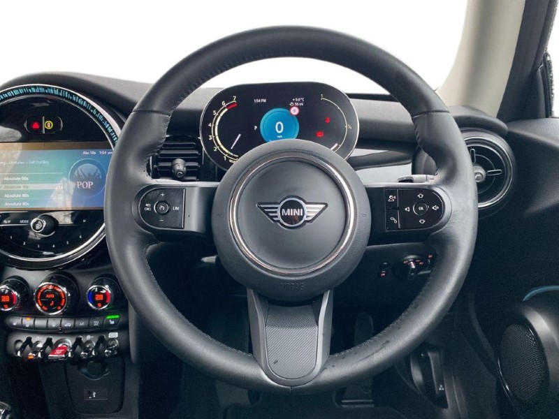 2022 (72) MINI HATCHBACK 1.5 Cooper Classic 3dr Auto 4979874
