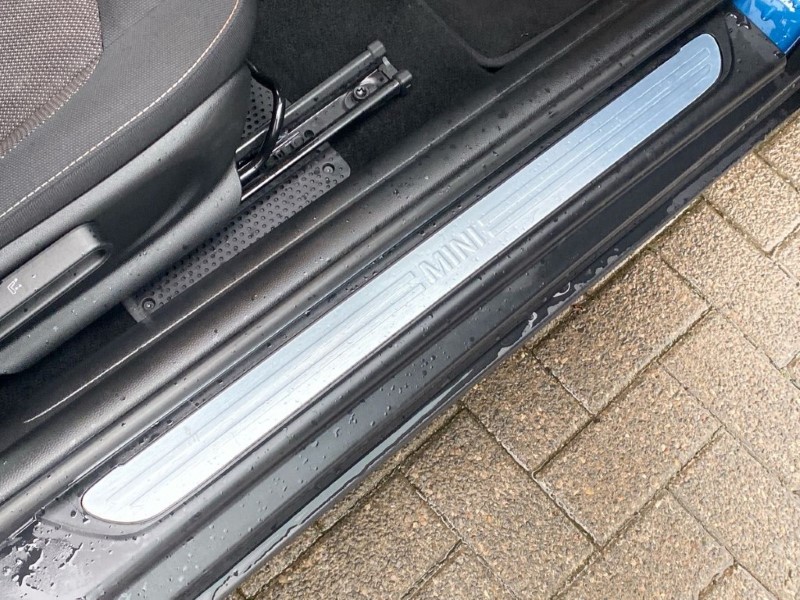 2022 (72) MINI HATCHBACK 1.5 Cooper Classic 3dr Auto 4979904