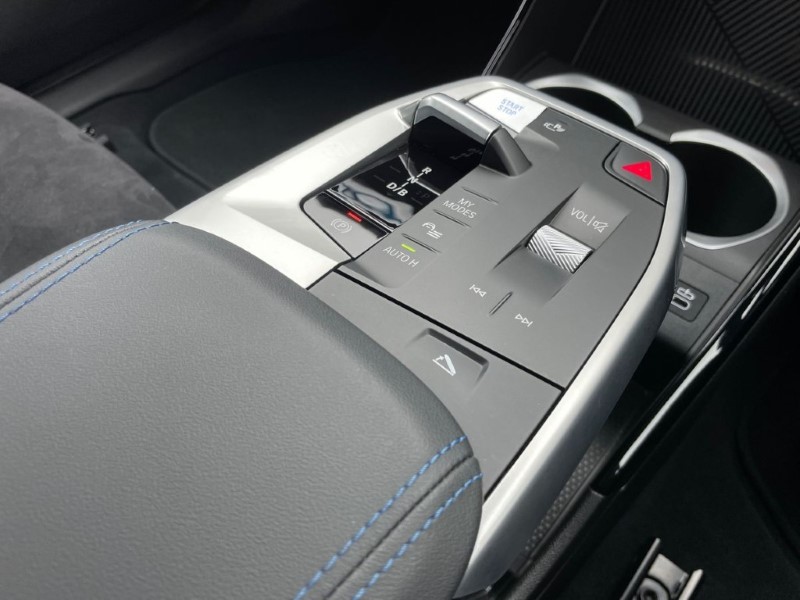 2025 (75) BMW iX2 150kW eDrive20 Shadow Edition 65kWh 5dr Auto 5088513