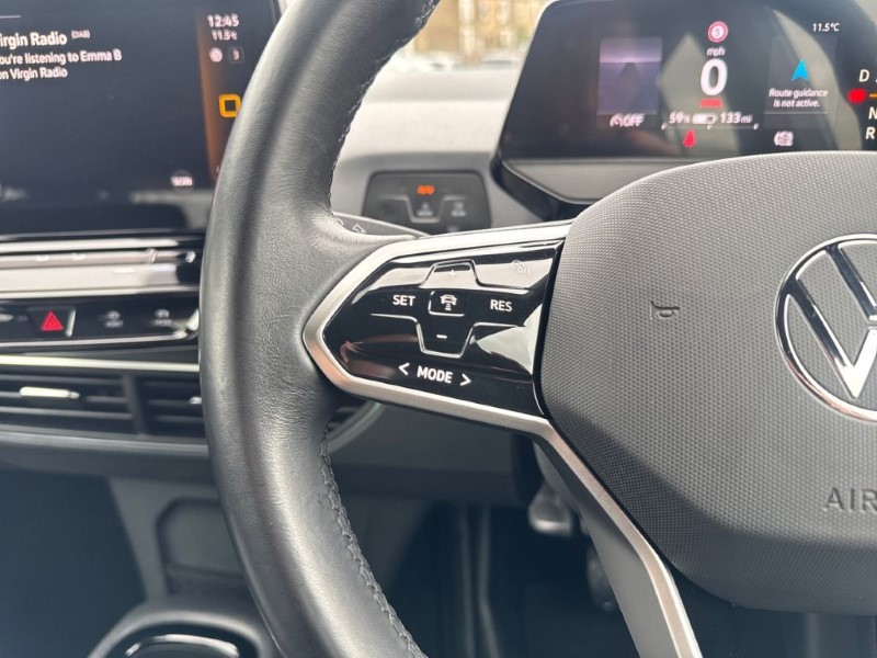 2021 (71) VOLKSWAGEN ID.3 150kW Life Pro Performance 58kWh 5dr Auto 5246423