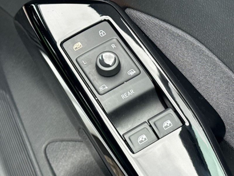 2021 (71) VOLKSWAGEN ID.3 150kW Life Pro Performance 58kWh 5dr Auto 5246428