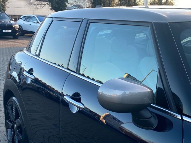 2021 (71) MINI HATCHBACK 1.5 Cooper Exclusive 5dr 4960339