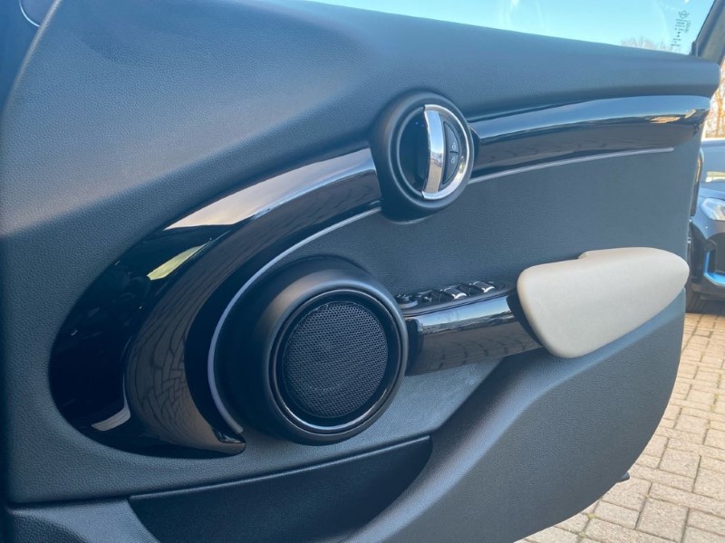 2021 (71) MINI HATCHBACK 1.5 Cooper Exclusive 5dr 4960312