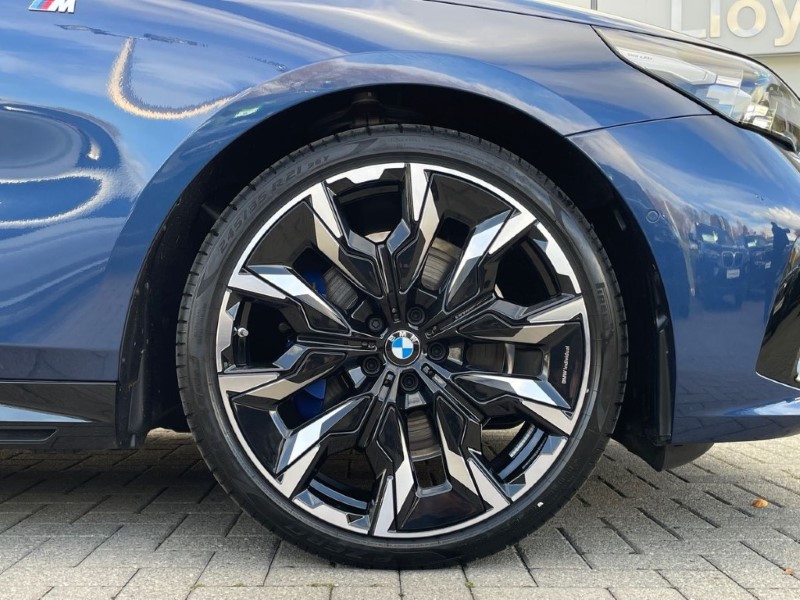 2025 (75) BMW 5 SERIES 520i M Sport 4dr Auto 5025749