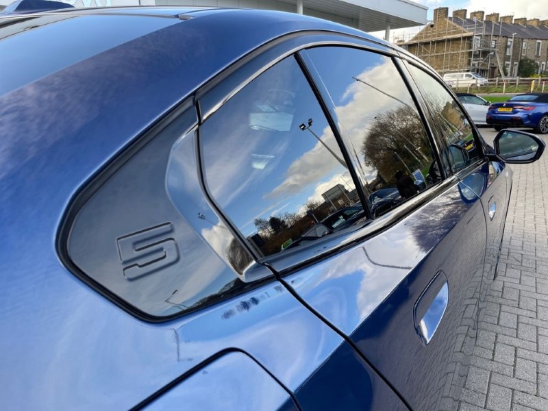 2025 (75) BMW 5 SERIES 520i M Sport 4dr Auto 5025786