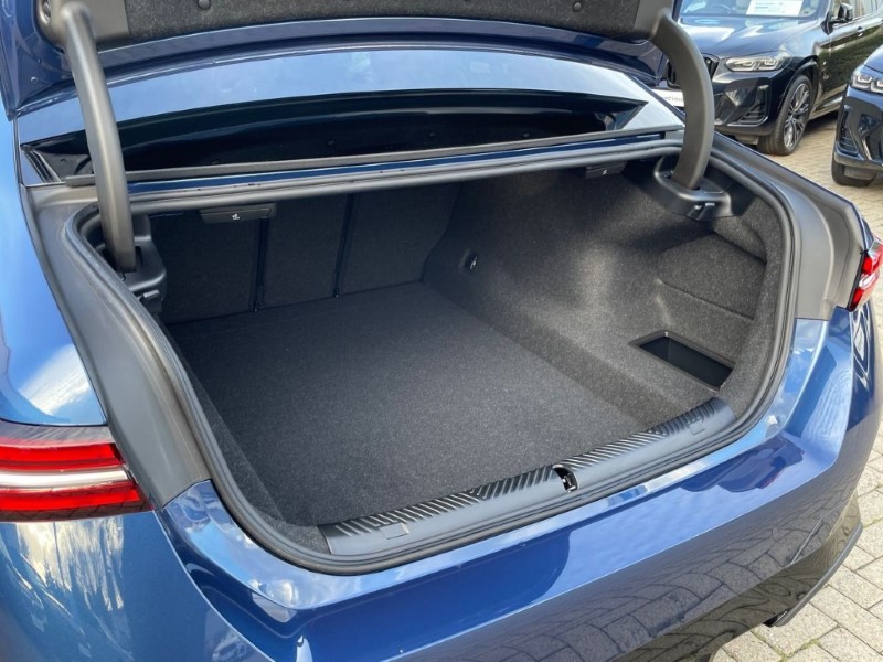 2025 (75) BMW 5 SERIES 520i M Sport 4dr Auto 5025774