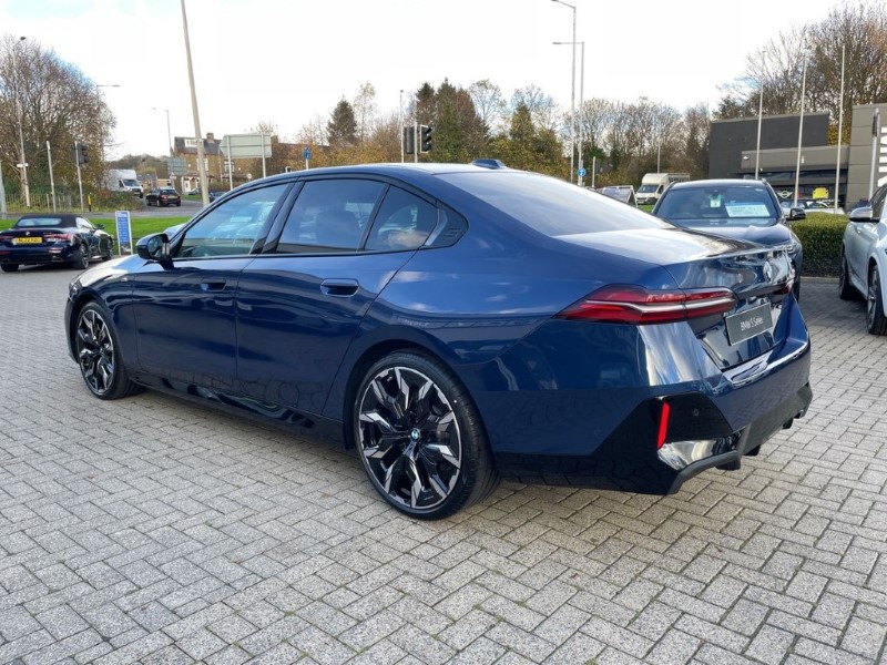 2025 (75) BMW 5 SERIES 520i M Sport 4dr Auto 5025783