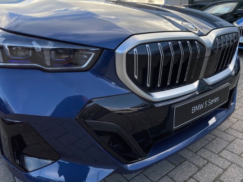 2025 (75) BMW 5 SERIES 520i M Sport 4dr Auto 5025777
