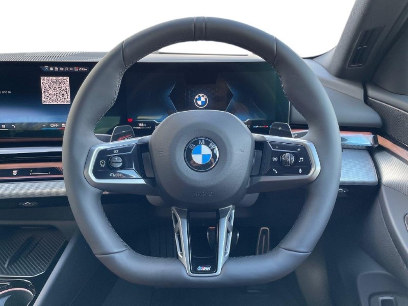 2025 (75) BMW 5 SERIES 520i M Sport 4dr Auto 5025741