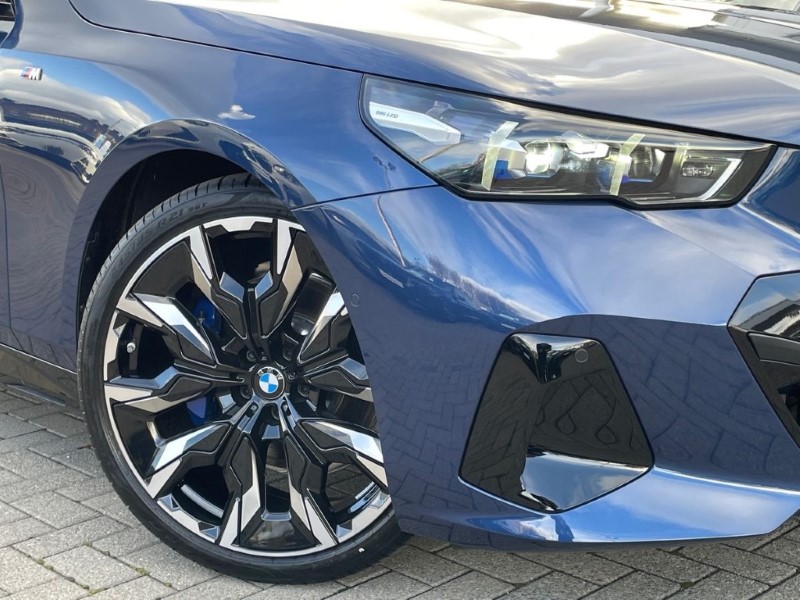 2025 (75) BMW 5 SERIES 520i M Sport 4dr Auto 5025776