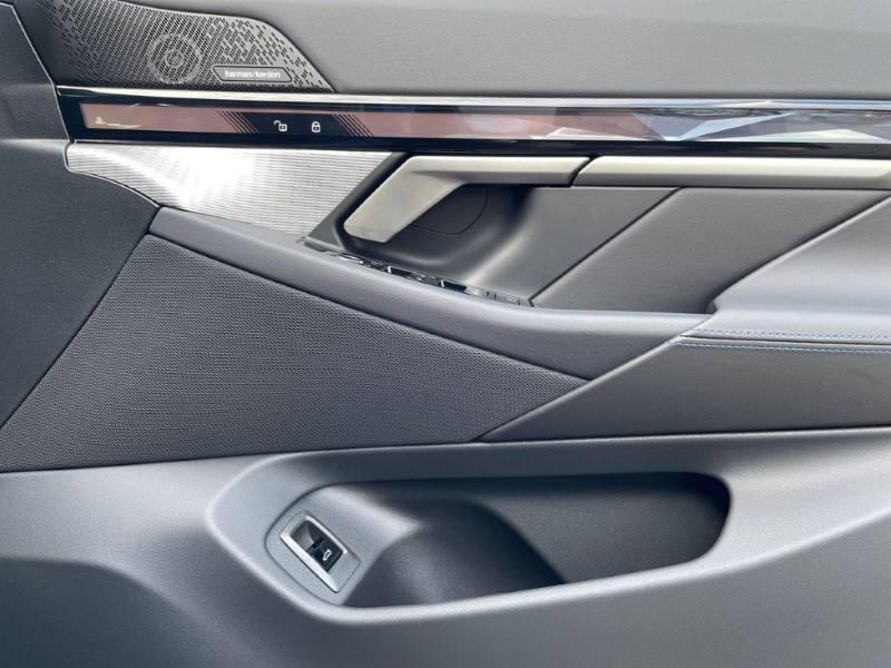 2025 (75) BMW 5 SERIES 520i M Sport 4dr Auto 5025756