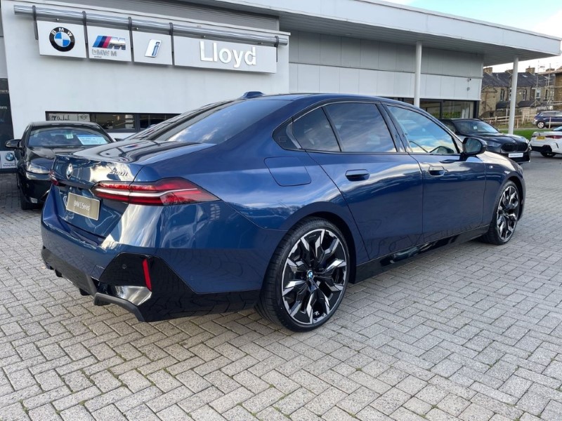 2025 (75) BMW 5 SERIES 520i M Sport 4dr Auto 5025784