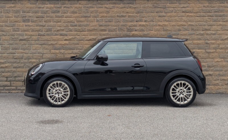 2025 (75) MINI COOPER 2.0 S Exclusive 3dr Auto 5764244