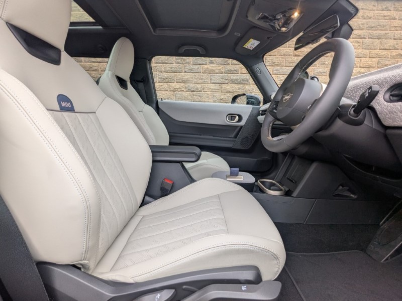2025 (75) MINI COOPER 2.0 S Exclusive 3dr Auto 5764205