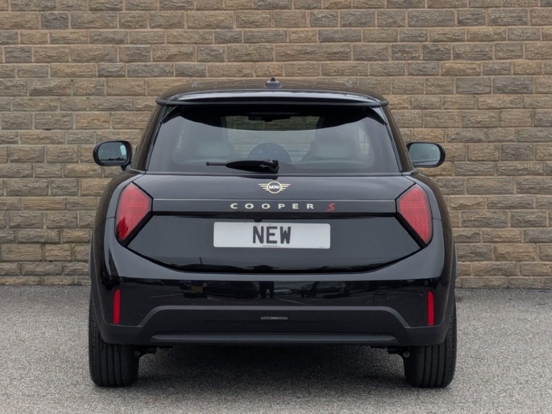 2025 (75) MINI COOPER 2.0 S Exclusive 3dr Auto 5764209