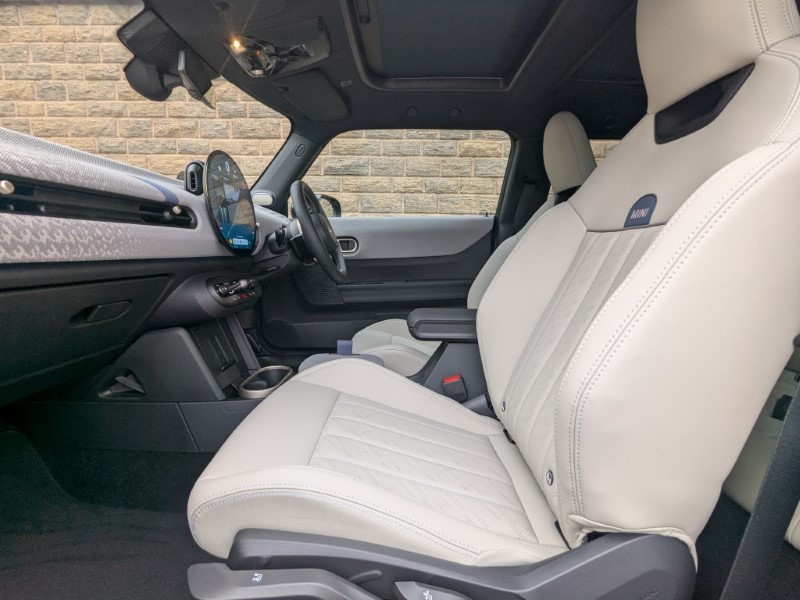 2025 (75) MINI COOPER 2.0 S Exclusive 3dr Auto 5764232