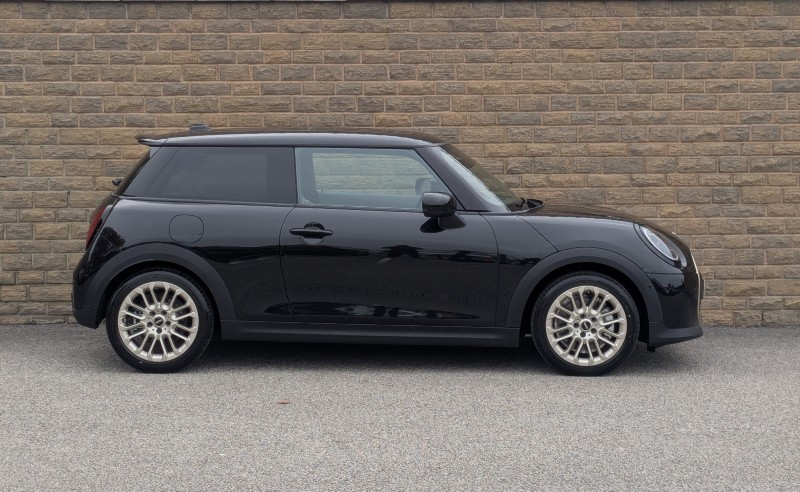 2025 (75) MINI COOPER 2.0 S Exclusive 3dr Auto 5764197