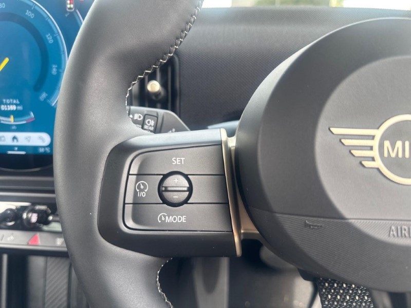 2026 (75) MINI COOPER 1.5 C Classic 5dr Auto 5650031