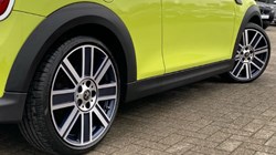 2022 (72) MINI CONVERTIBLE 1.5 Cooper Exclusive 2dr Auto 4987637