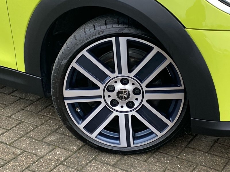 2022 (72) MINI CONVERTIBLE 1.5 Cooper Exclusive 2dr Auto 4987633