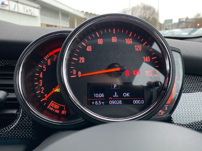 2022 (72) MINI CONVERTIBLE 1.5 Cooper Exclusive 2dr Auto 4987600