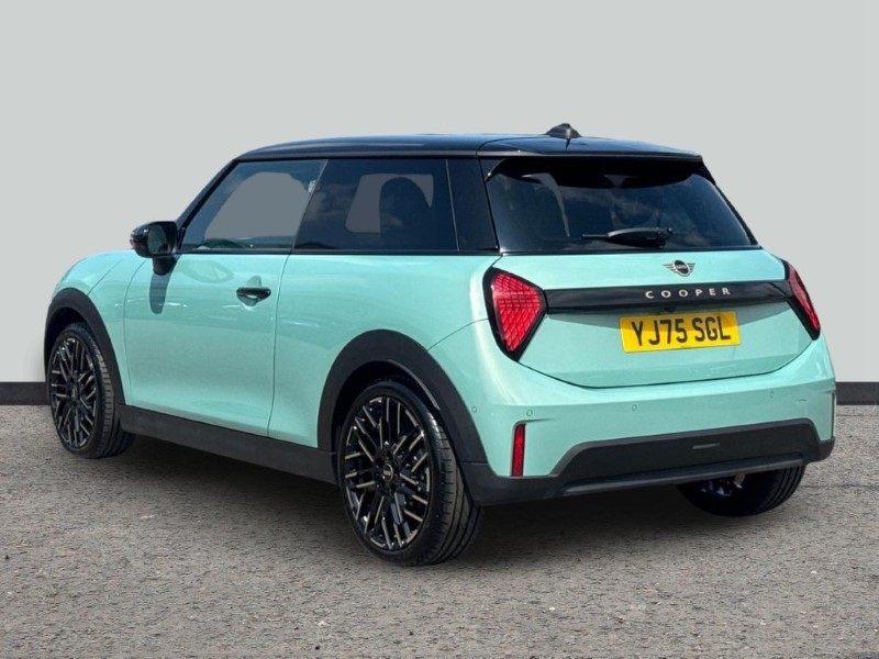 2026 (75) MINI COOPER 1.5 C Exclusive 3dr Auto 5649965