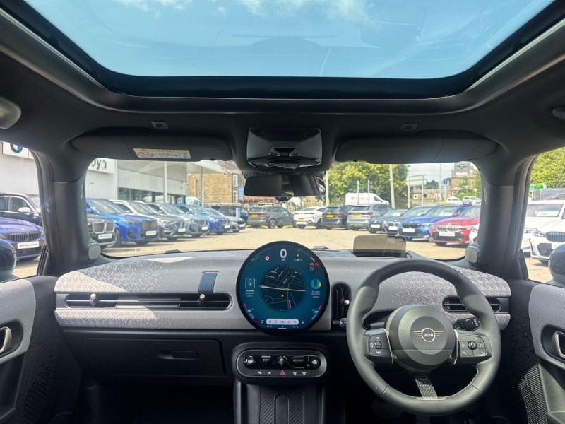 2026 (75) MINI COOPER 1.5 C Exclusive 3dr Auto 5649984