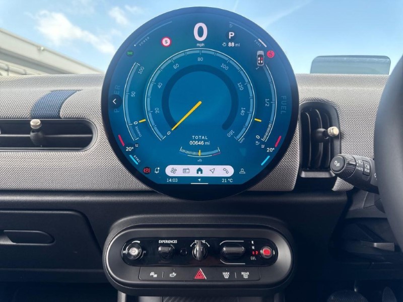 2026 (75) MINI COOPER 1.5 C Exclusive 3dr Auto 5649972