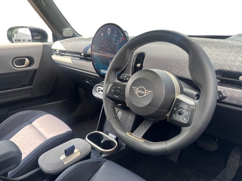 2026 (75) MINI COOPER 1.5 C Exclusive 3dr Auto 5649969