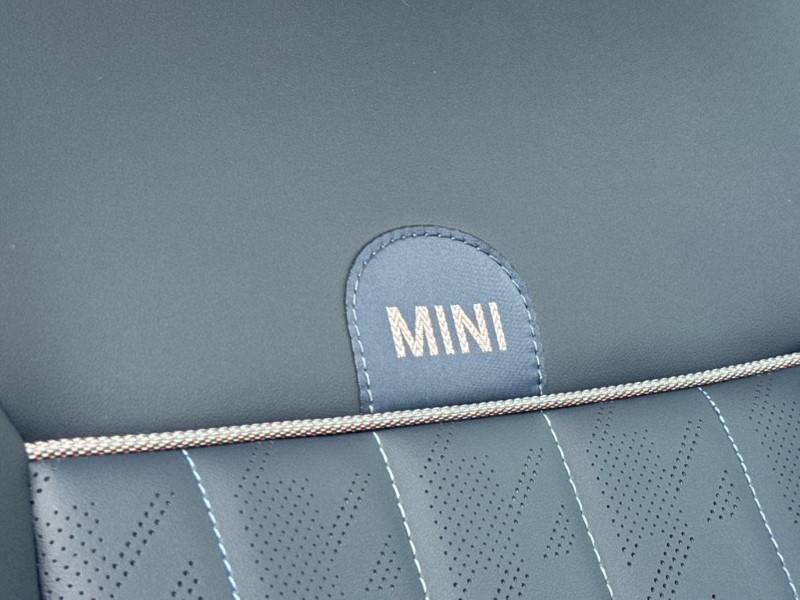 2026 (75) MINI COOPER 1.5 C Exclusive 3dr Auto 5650001
