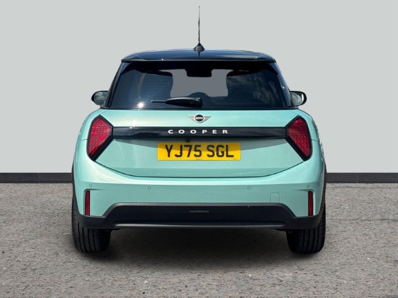 2026 (75) MINI COOPER 1.5 C Exclusive 3dr Auto 5649978