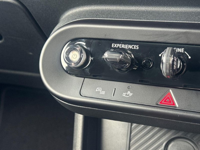 2026 (75) MINI COOPER 1.5 C Exclusive 3dr Auto 5649982