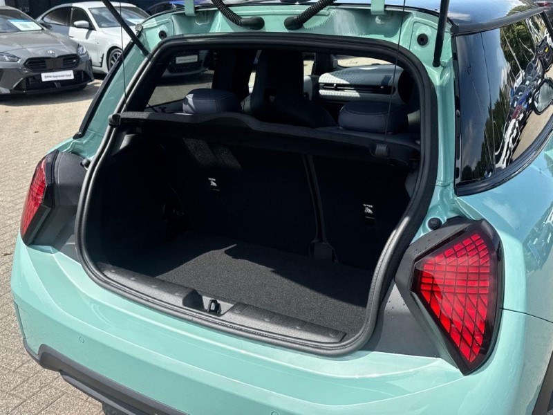 2026 (75) MINI COOPER 1.5 C Exclusive 3dr Auto 5650002