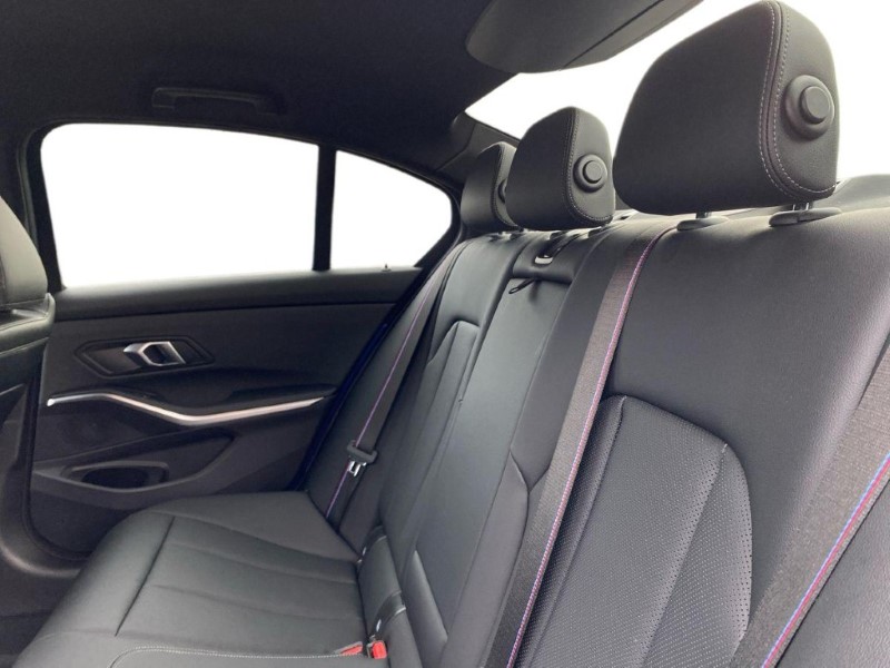 2025 (25) BMW 3 SERIES 320i M Sport 4dr Step Auto 5009004